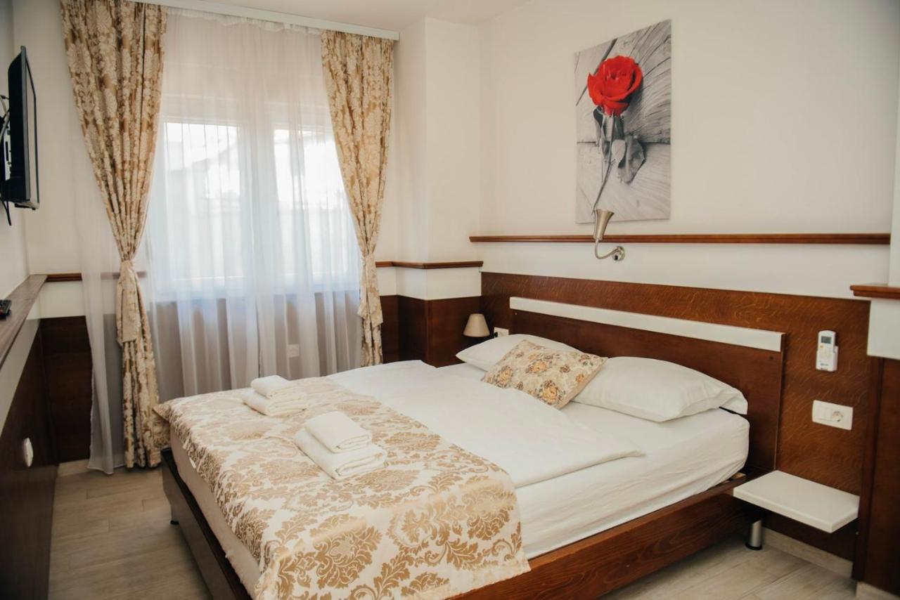 Hotel - Villa Lejla モスタル エクステリア 写真